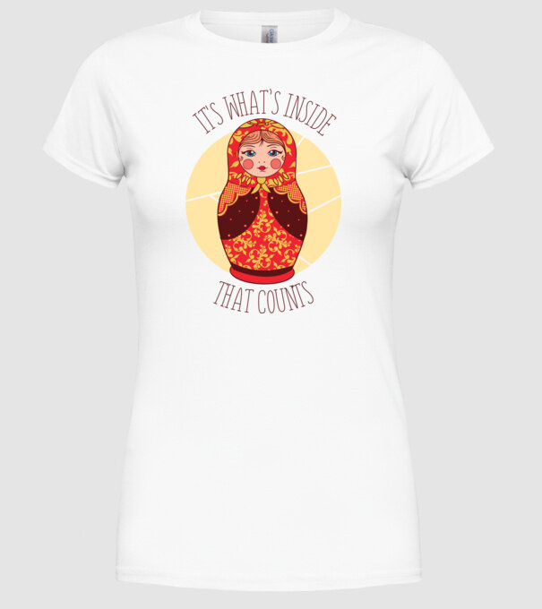 Interiorul contează - păpușă Mamushka model alb pe tricou
