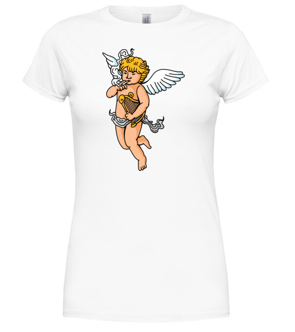  model  pe tricou