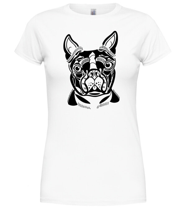  model  pe tricou