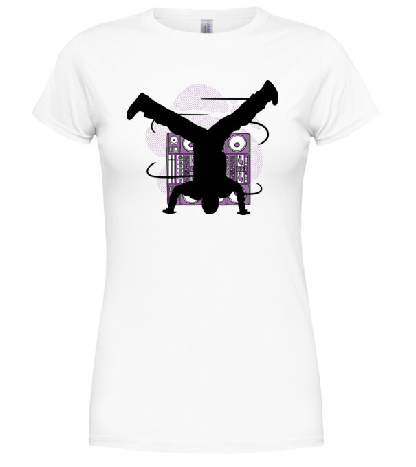  model  pe tricou