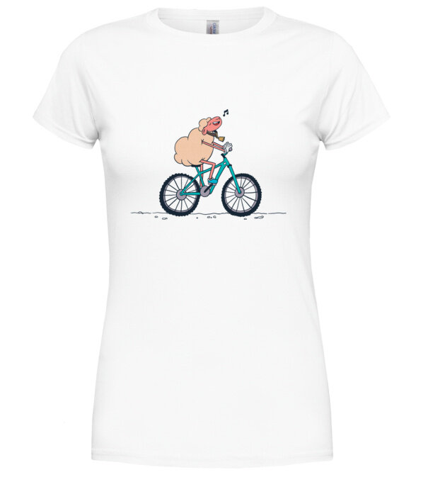  model  pe tricou