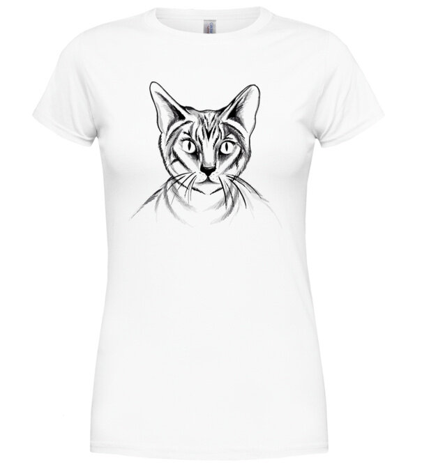  model  pe tricou