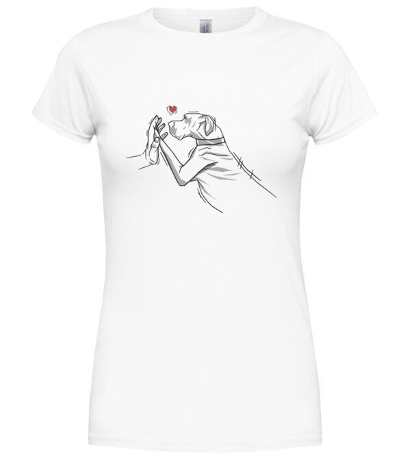  model  pe tricou