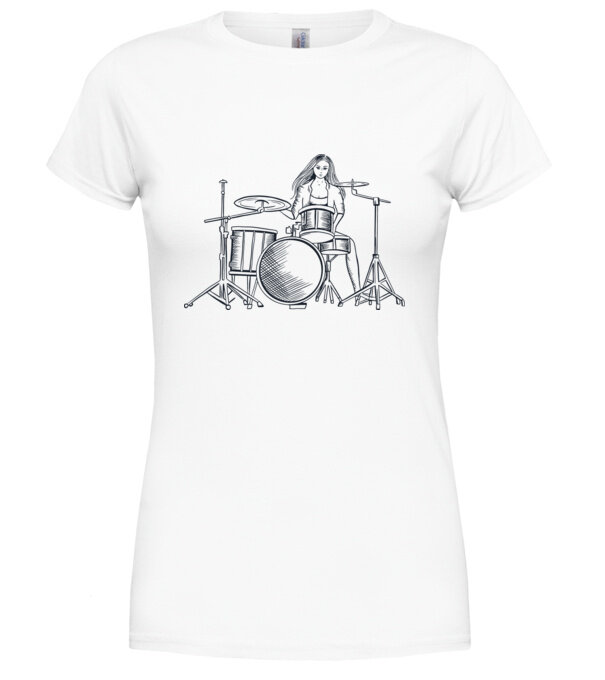  model  pe tricou