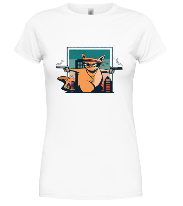  model  pe tricou