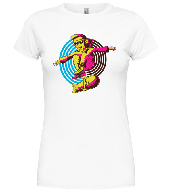  model  pe tricou