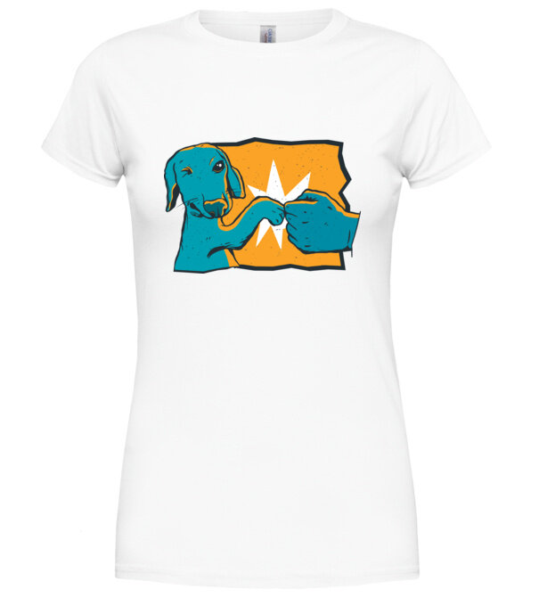  model  pe tricou