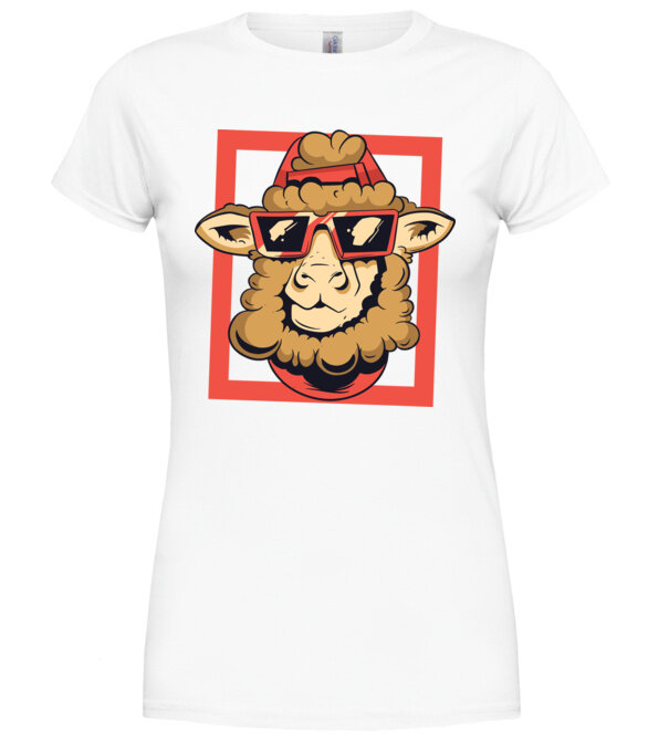  model  pe tricou