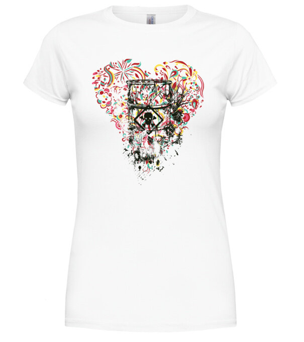  model  pe tricou