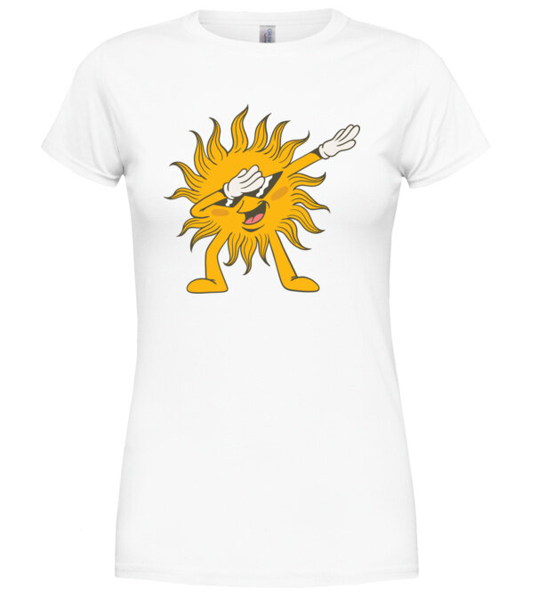  model  pe tricou