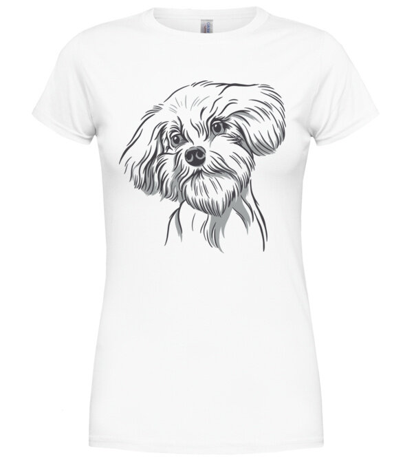  model  pe tricou