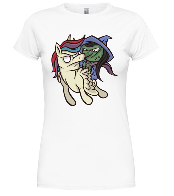 model  pe tricou