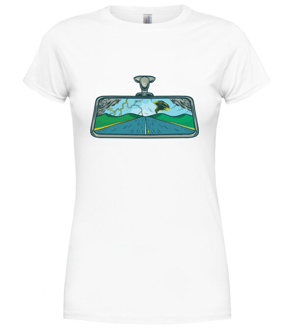 model  pe tricou
