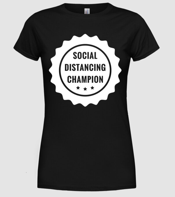 Social distancing champion model negru pe tricou