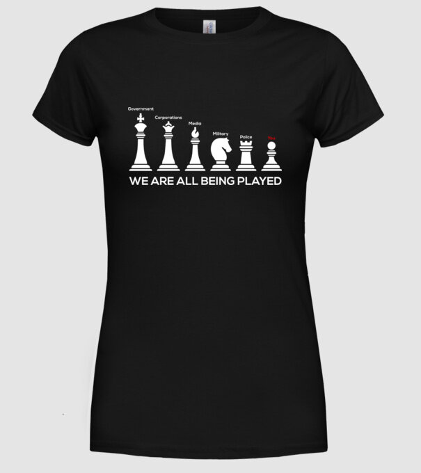 We are all being played model negru pe tricou