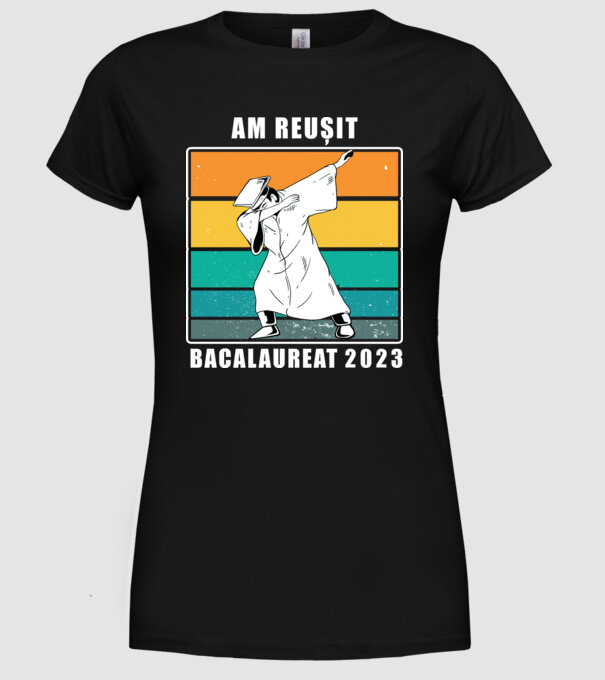 Am reușit 2023 model negru pe tricou