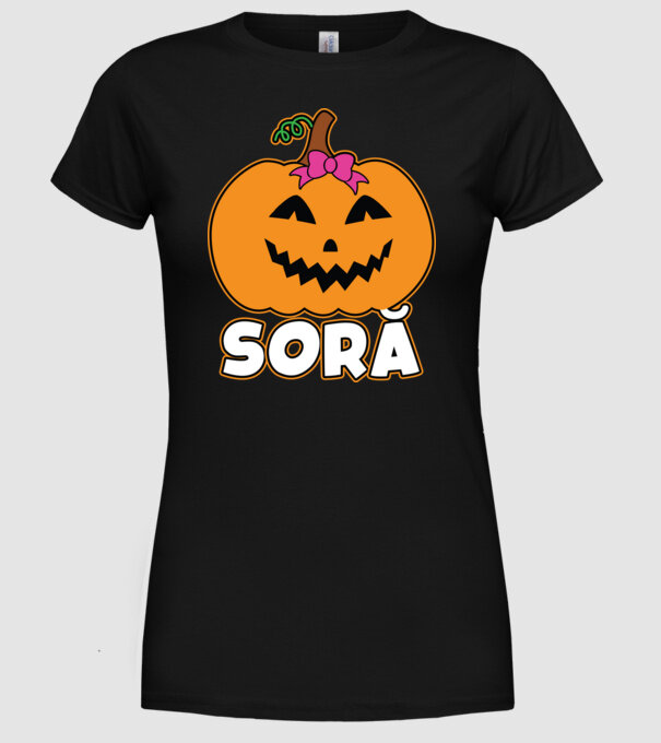 soră model negru pe tricou