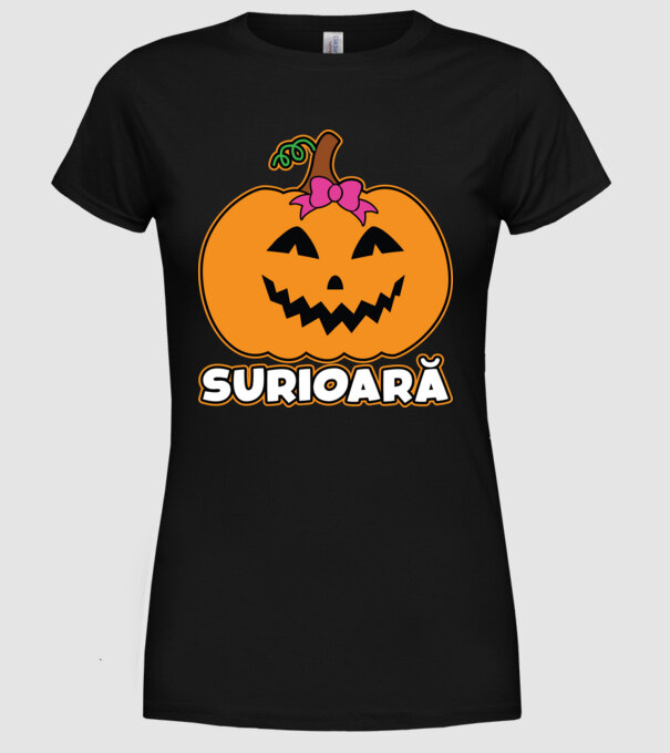 surioară model negru pe tricou