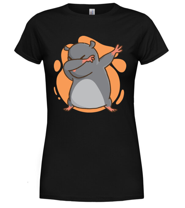  model  pe tricou
