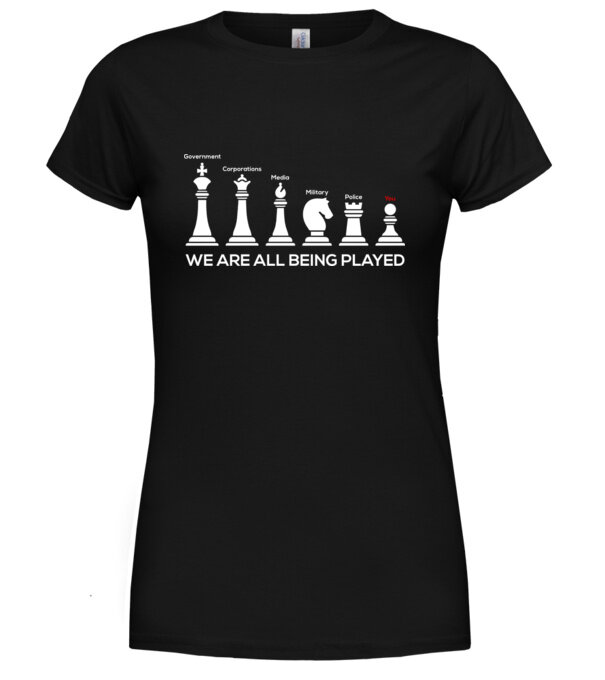  model  pe tricou