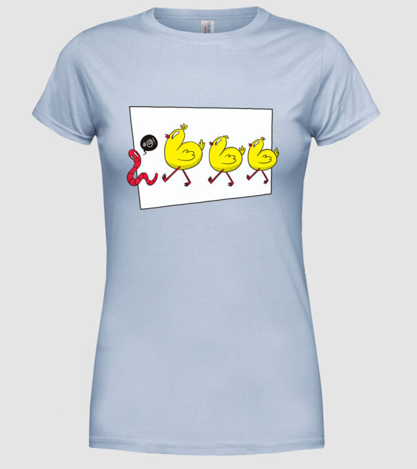 Pui cu vierme model albastru deschis pe tricou