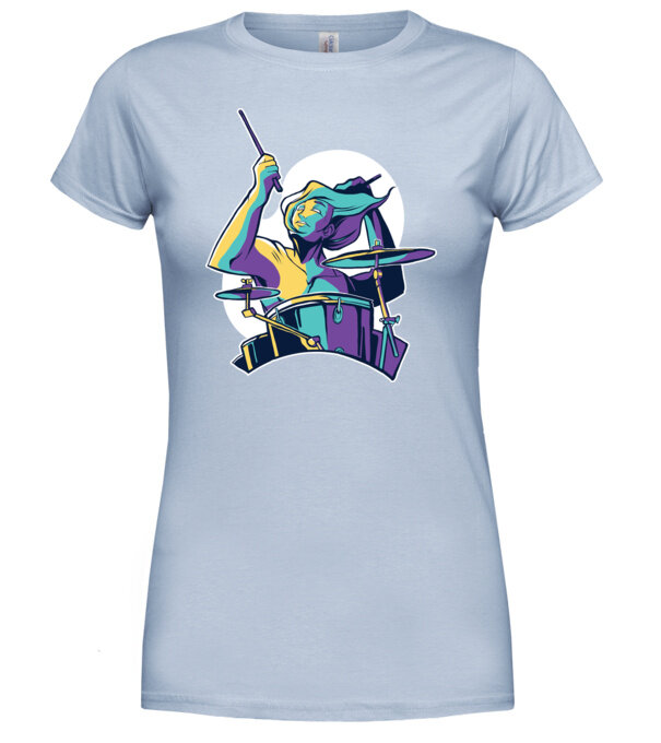  model  pe tricou