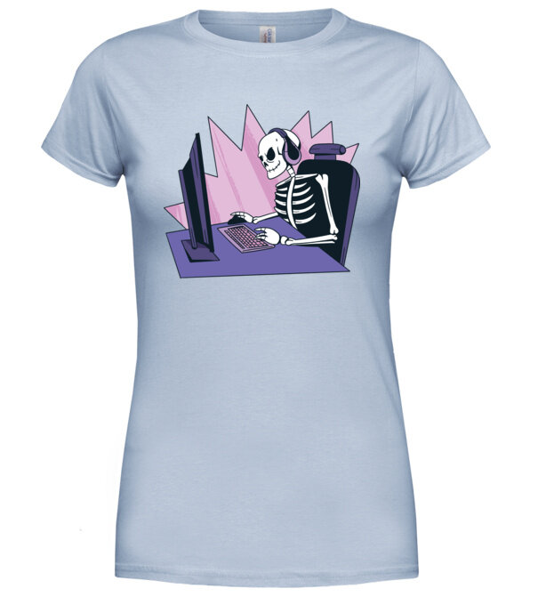  model  pe tricou