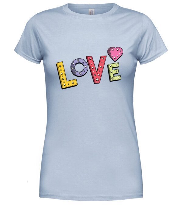  model  pe tricou