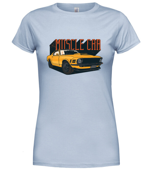  model  pe tricou