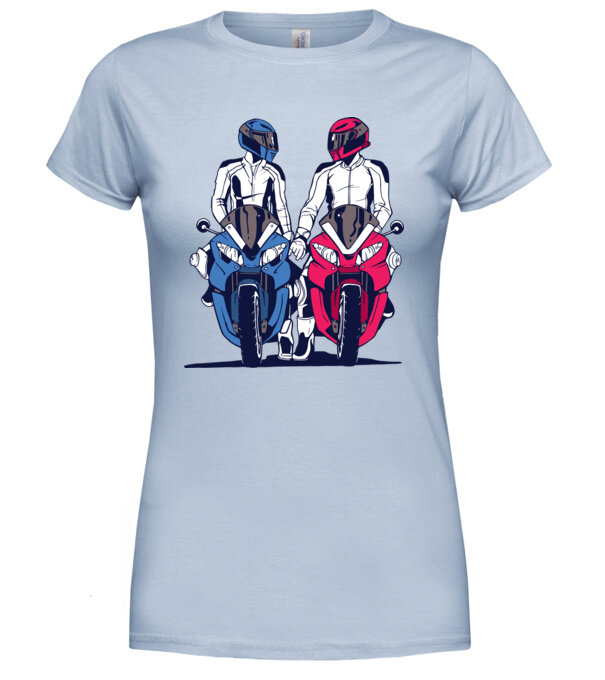  model  pe tricou
