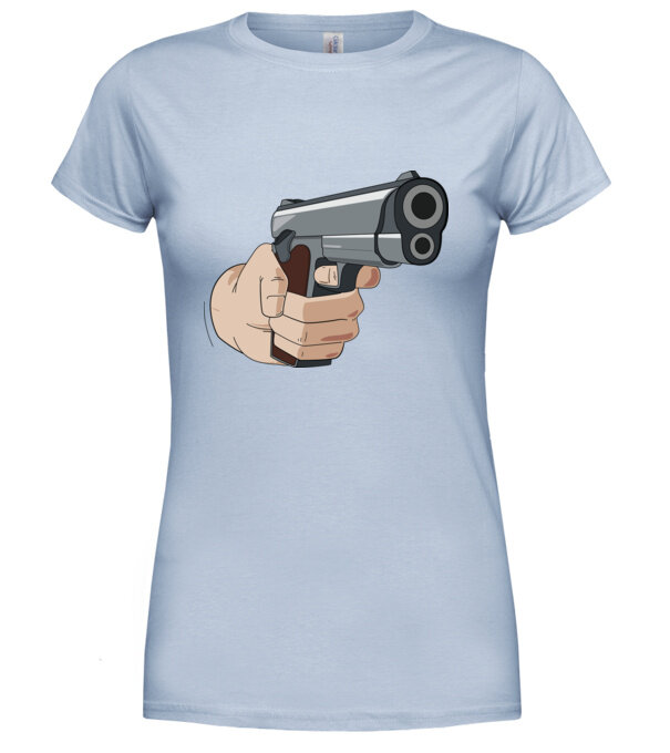  model  pe tricou