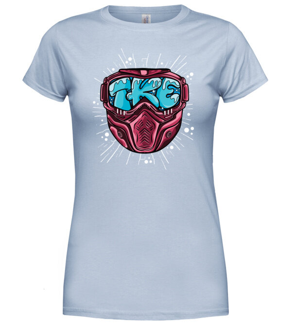  model  pe tricou