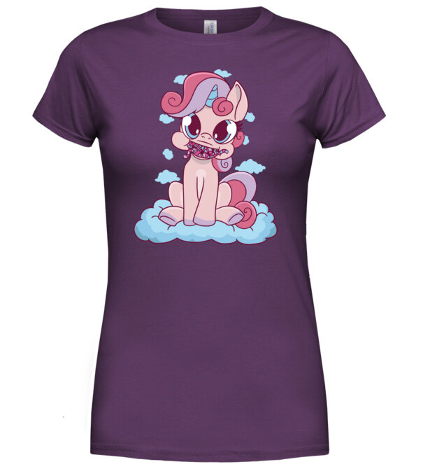  model  pe tricou