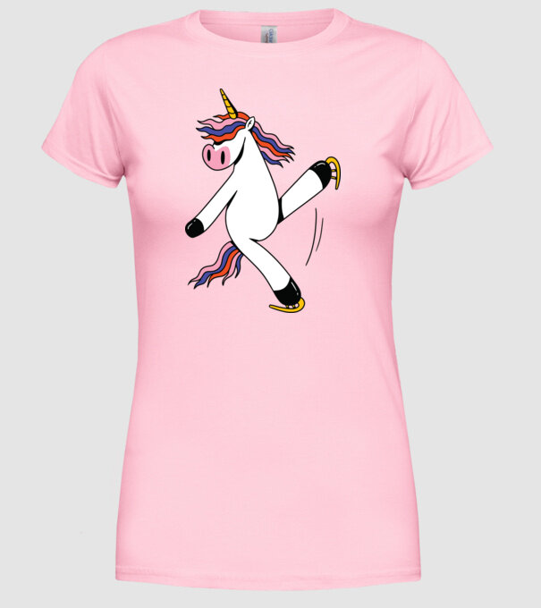 Unicorn cu Patine model roz deschis pe tricou