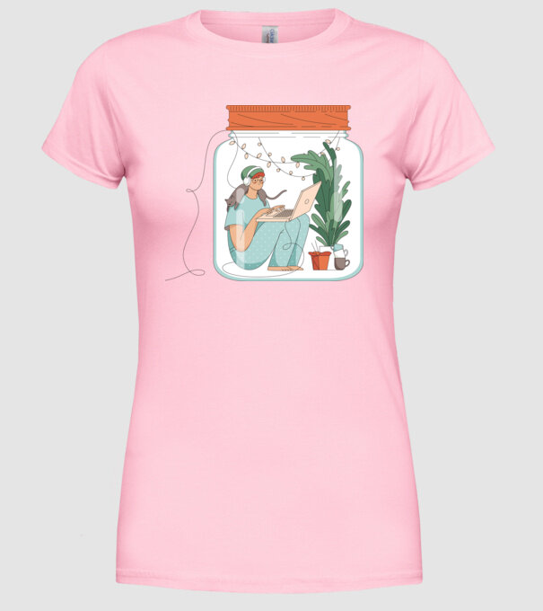 Fată Social Distancing model roz deschis pe tricou