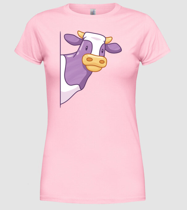 Vacă model roz deschis pe tricou