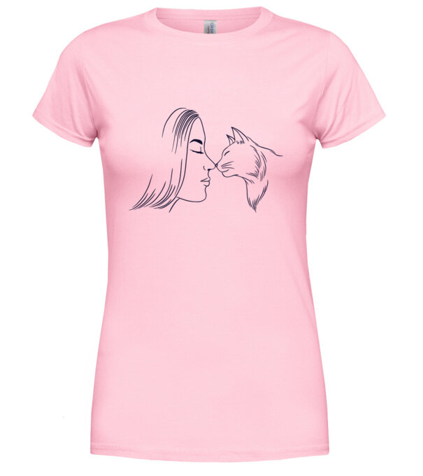  model  pe tricou