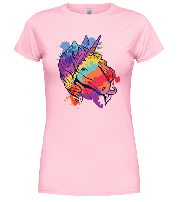  model  pe tricou