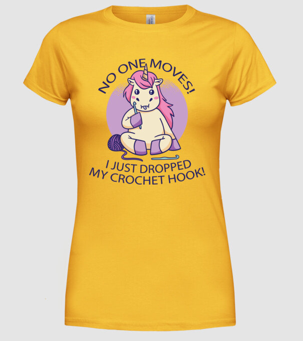 Nu mișcă nimeni, mi-a căzut acul de tricotat - Unicorn model galben pe tricou