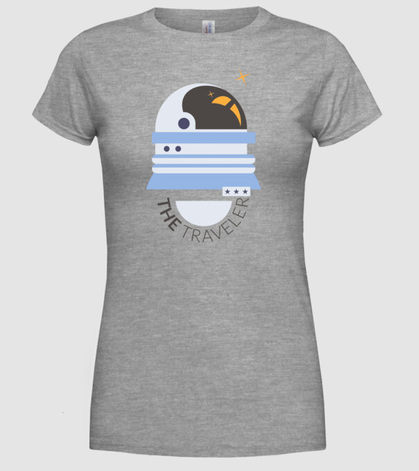 The Traveler model gri pe tricou