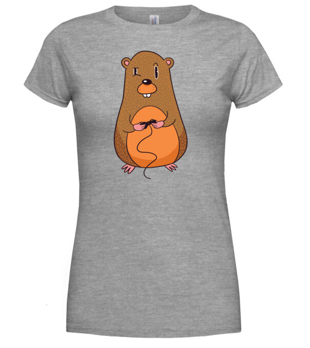  model  pe tricou