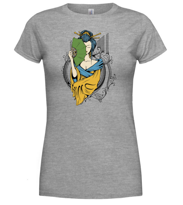  model  pe tricou