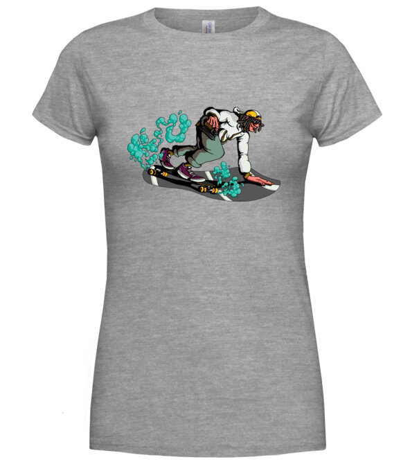  model  pe tricou