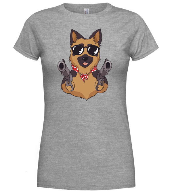  model  pe tricou