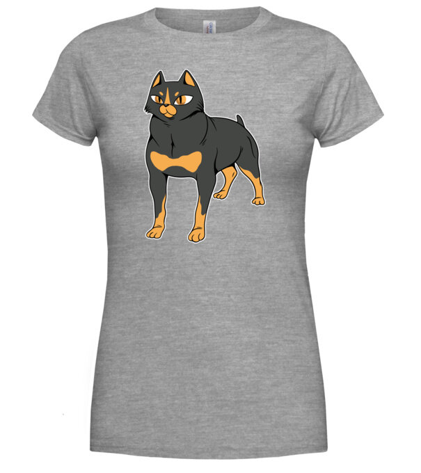  model  pe tricou