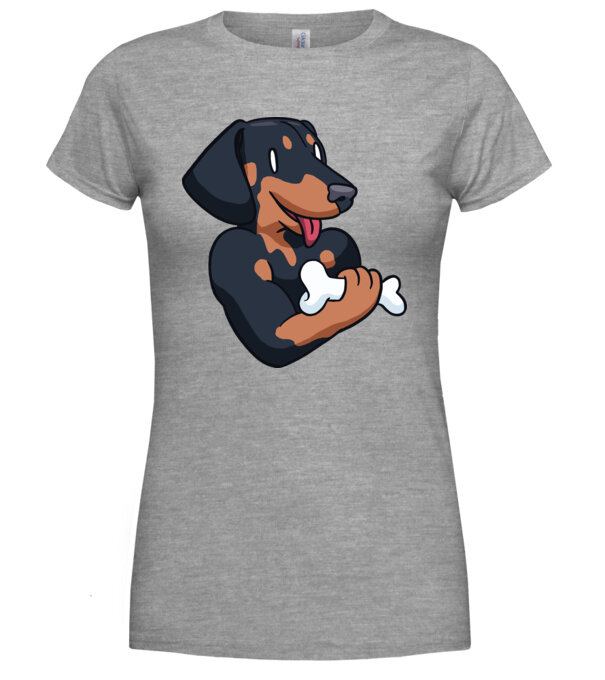  model  pe tricou