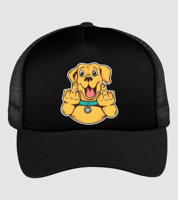 Golden Retriever arată degetul model negru pe tricou