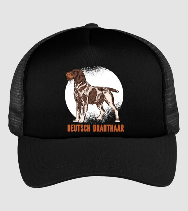 Brac german cu păr sârmos model negru pe tricou