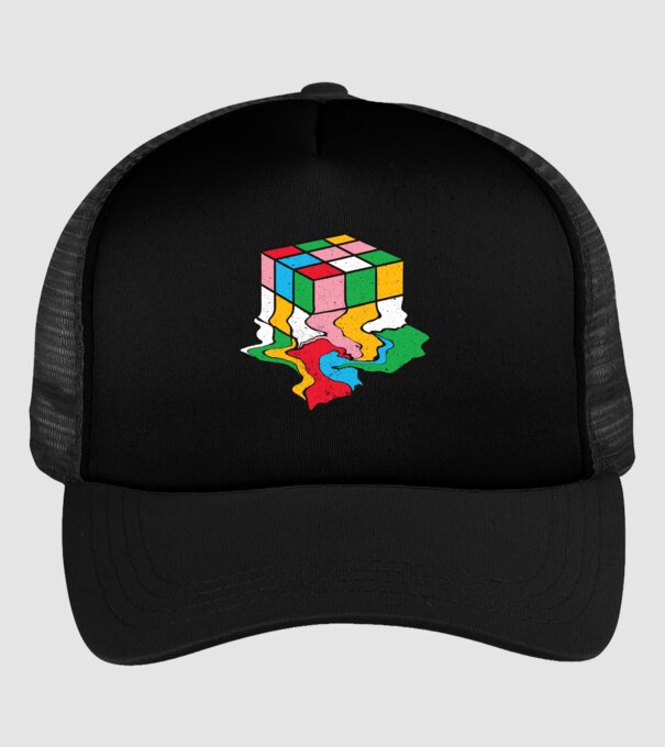 Cub Rubik topindu-se model negru pe tricou