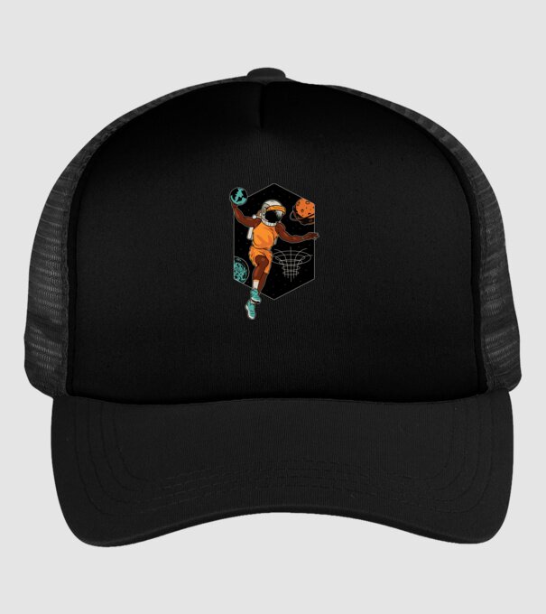 Astronaut Baschetbalist model negru pe tricou